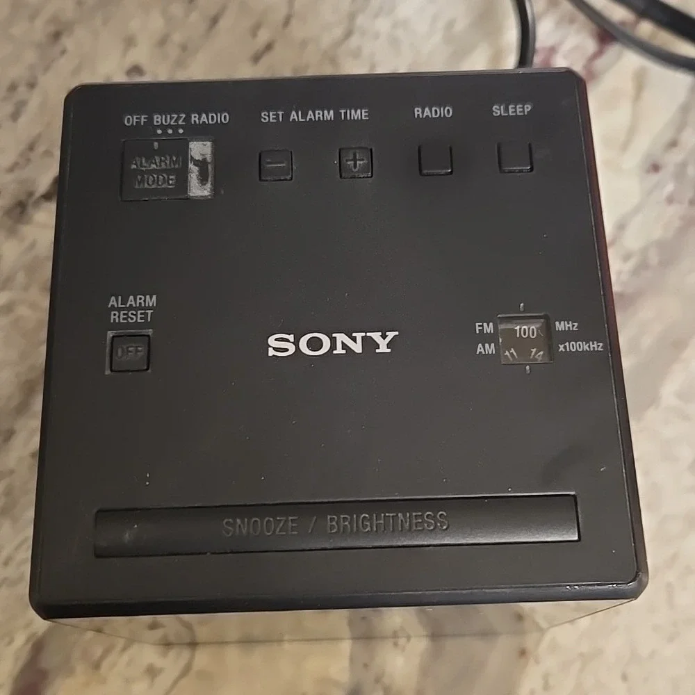 Sony‎ ICF-C1 Desktop Alarm Clock AM FM Radio Black Sony ICFC1 - Preowned.